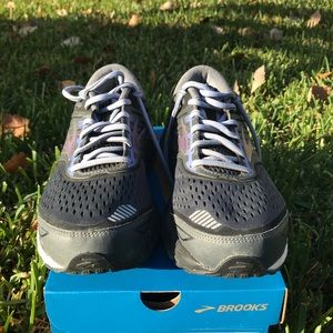 Brooks Ariel '18  Ebony/Black/Thistle Sz 10B